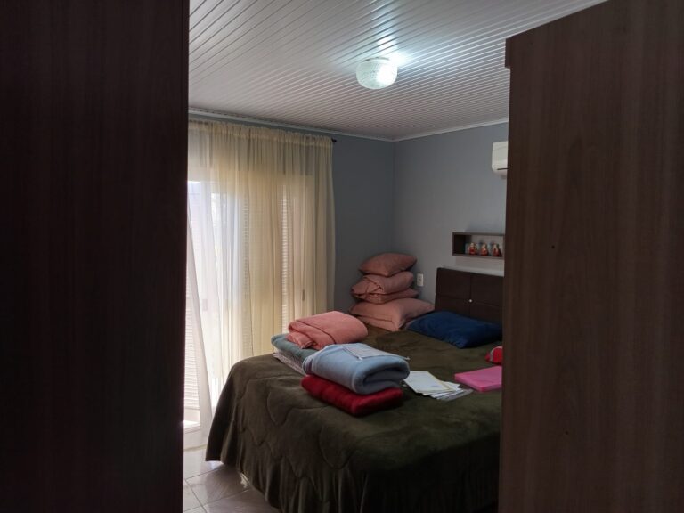 a384a922-efc2-49fe-bb8b-58082dbe8e7b-1