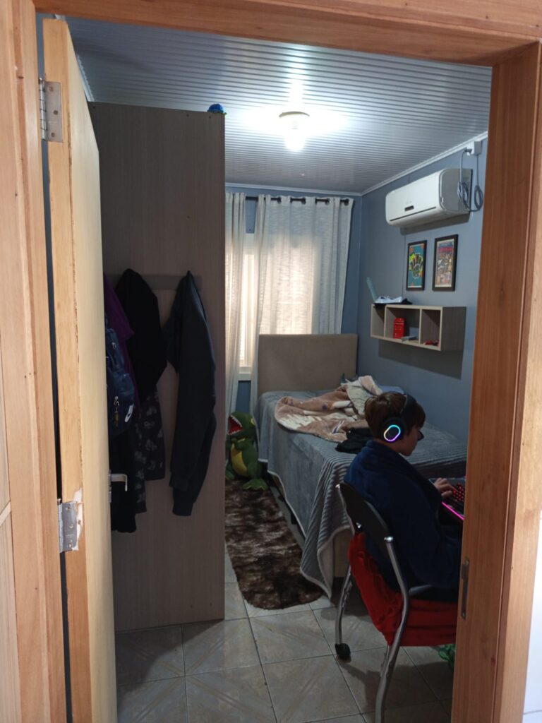 c4ac8618-535d-4357-9fa4-4a4161937a73-1