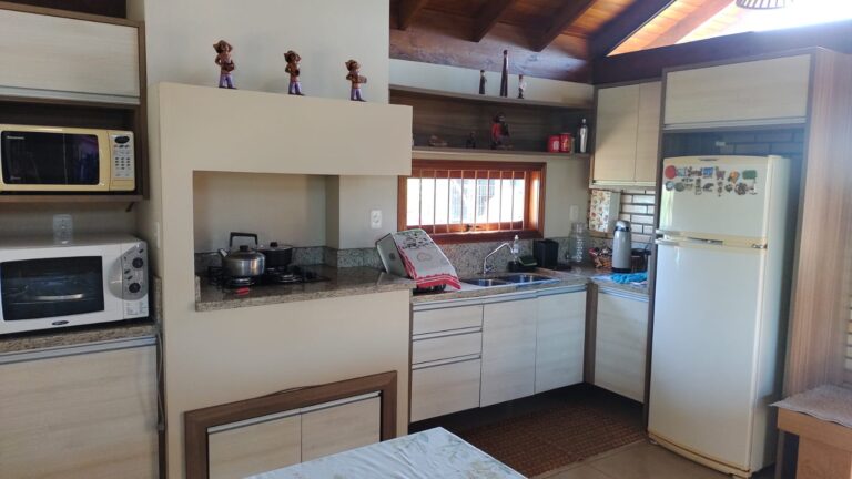 9d8b2f3f-4718-4e42-a52f-a6056d0d280a