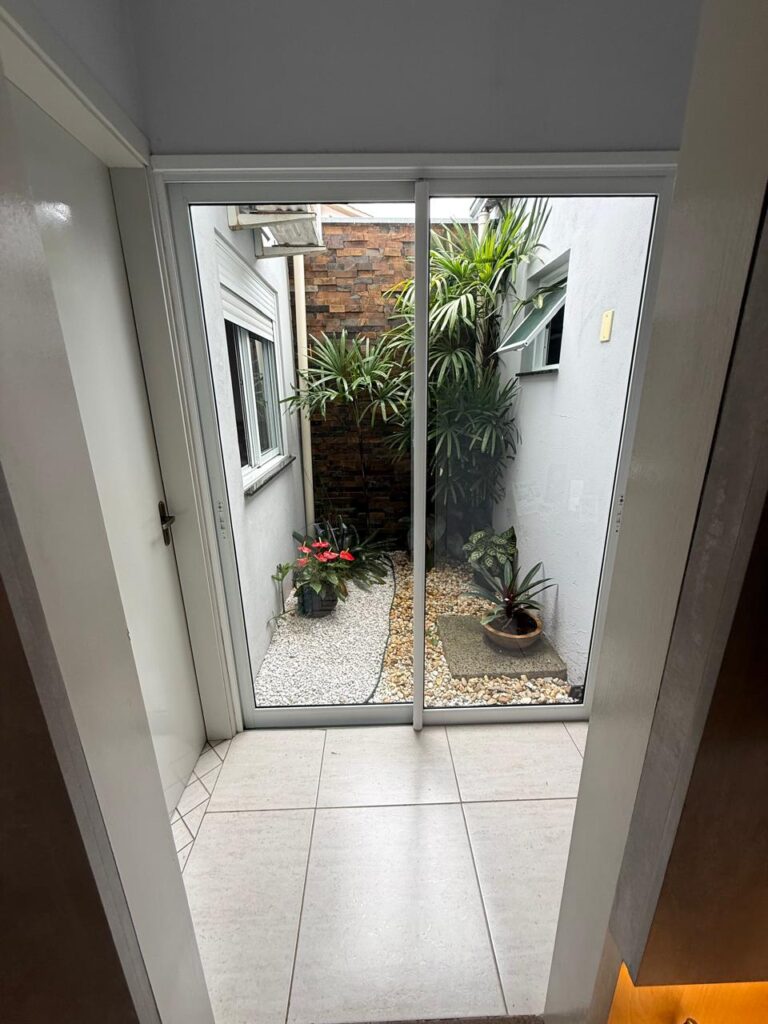 e65f9e4c-5e51-4a77-94ac-e69c64499b8e