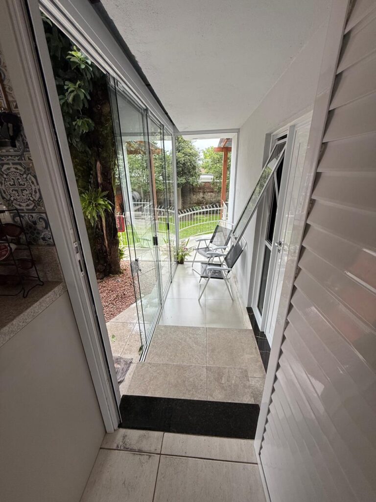 f8798f37-c0e9-4178-9490-7ef98fae16f4